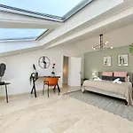Stunning 3Bd, 2Bh Marbella With Pool, Bbq Terrace