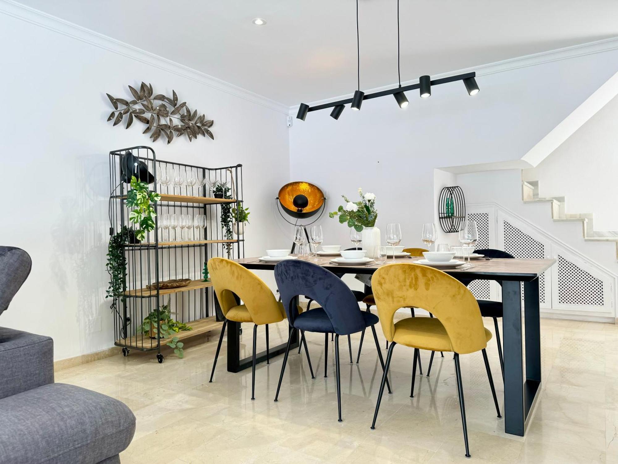 Stunning 3bd, 2bh With Pool, Bbq Terrace *