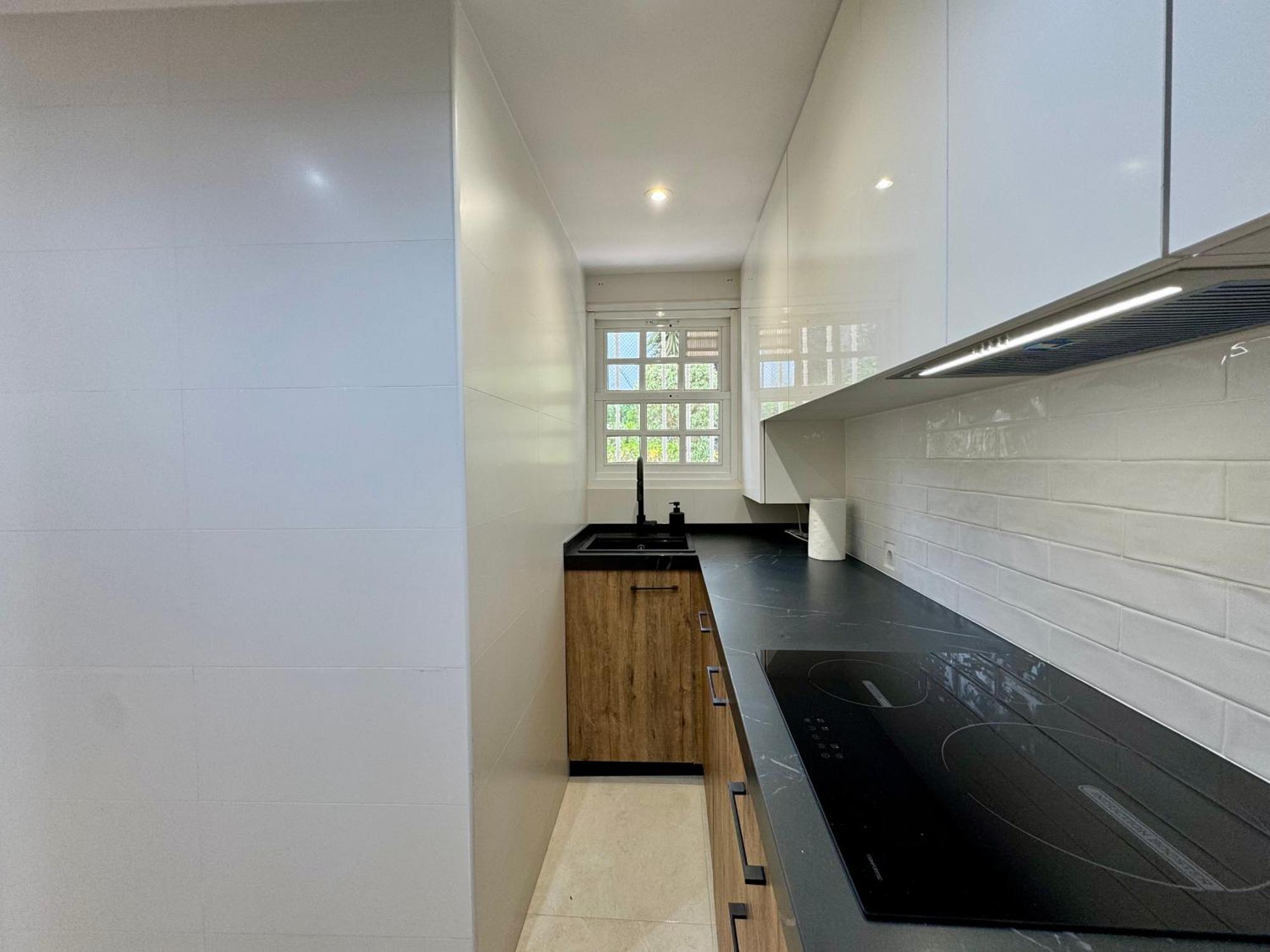 Stunning 3bd, 2bh With Pool, Bbq Terrace