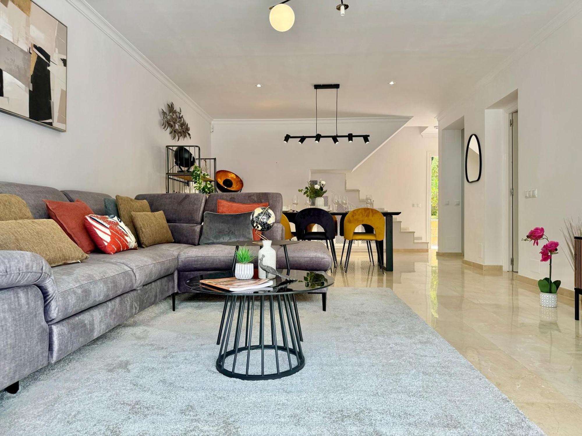 Stunning 3bd, 2bh With Pool, Bbq Terrace Holiday home *