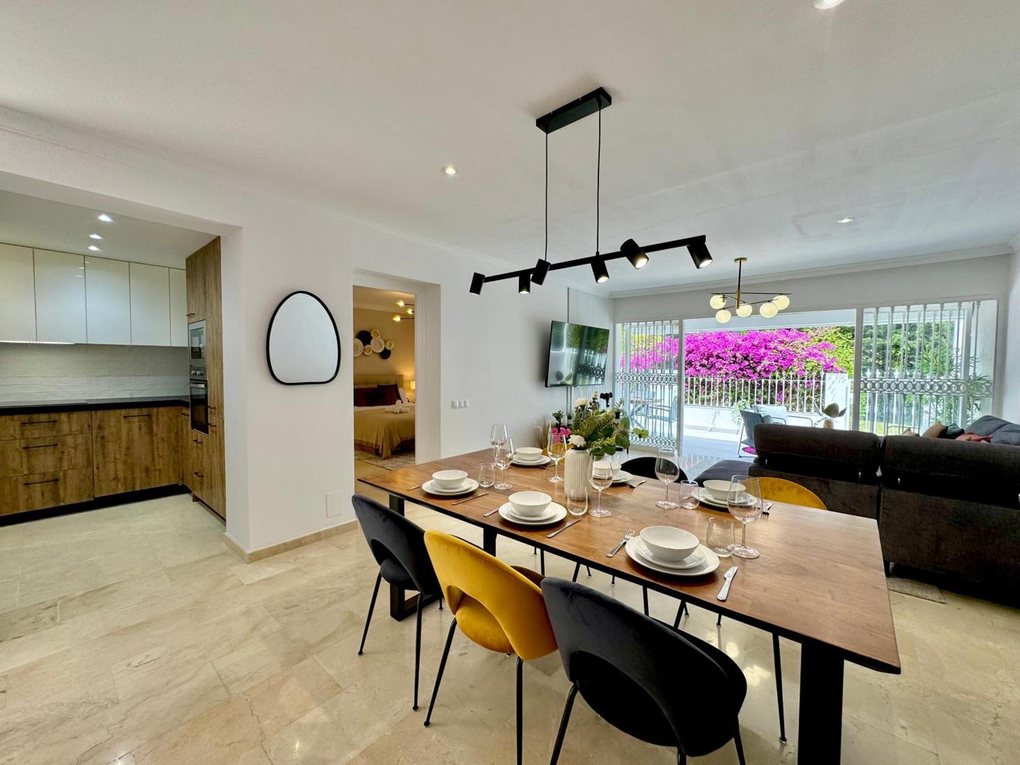 Stunning 3bd, 2bh With Pool, Bbq Terrace Holiday home