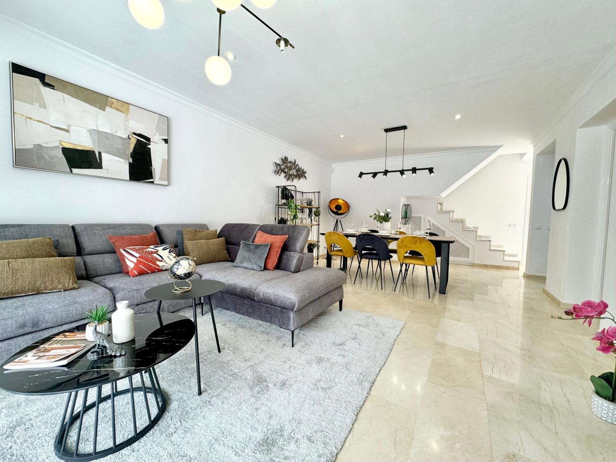 Stunning 3bd, 2bh With Pool, Bbq Terrace *