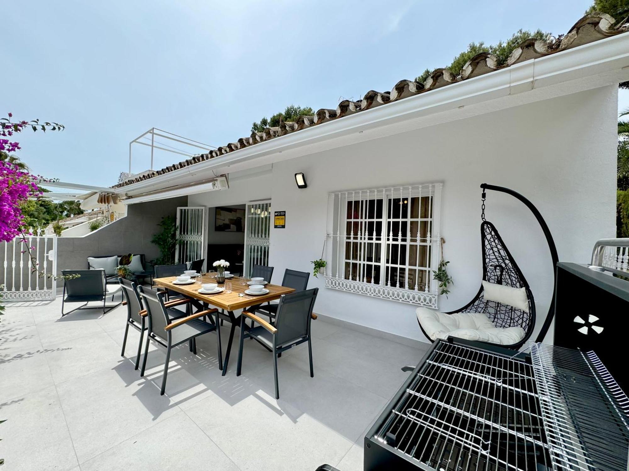 Stunning 3bd, 2bh With Pool, Bbq Terrace