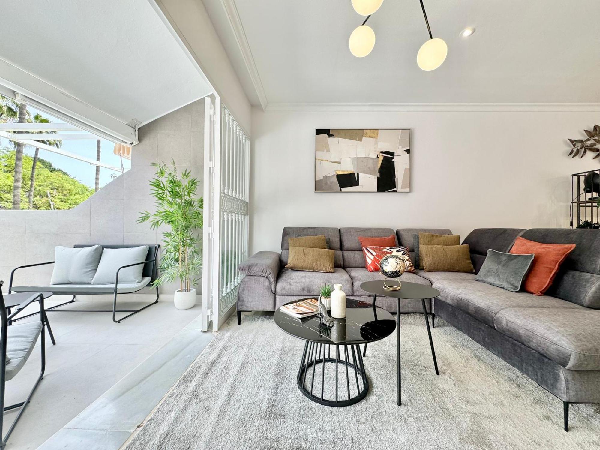 Stunning 3bd, 2bh With Pool, Bbq Terrace Holiday home *